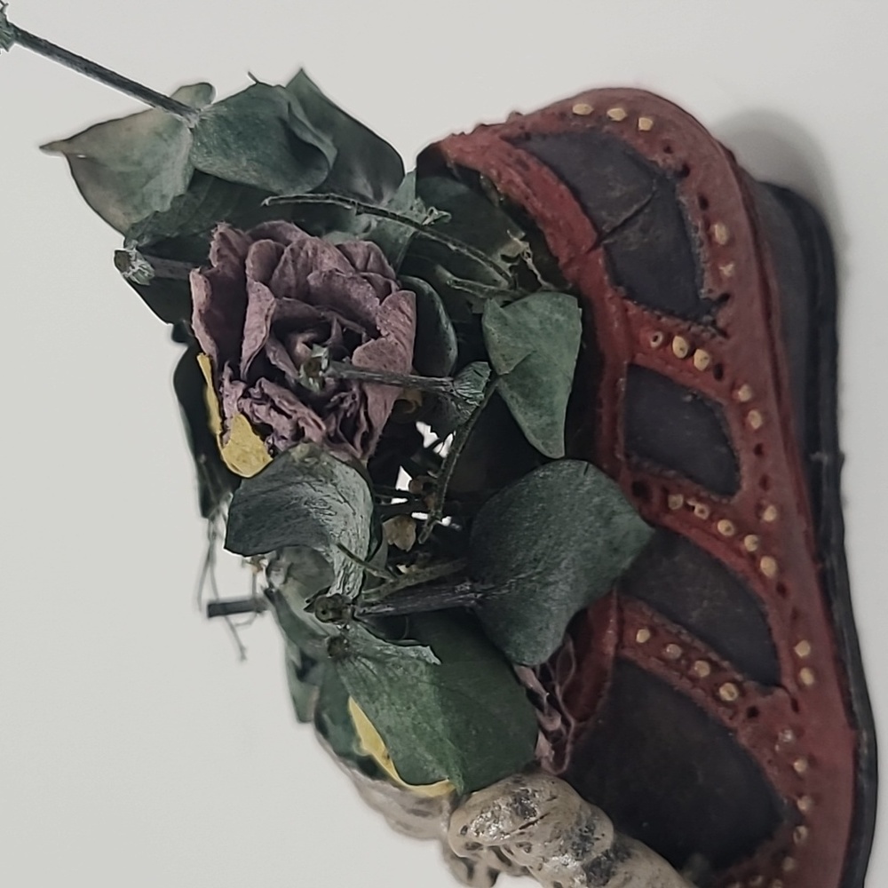 Victorian‎ Shoe with Flowers Burgundy - Picture 2 of 7